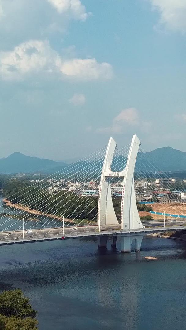 桂林南洲大桥航拍交通交通交通交通视频的预览图