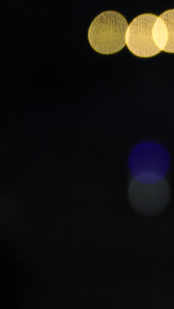 夜晚城市霓虹灯虚化背景视频的预览图
