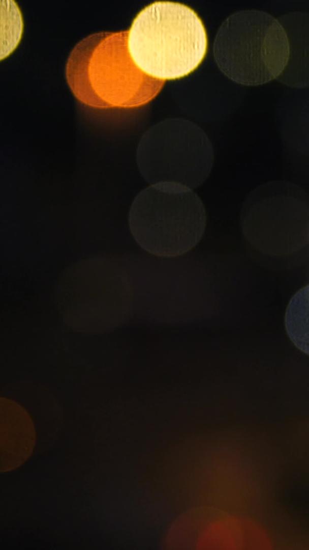 夜晚城市霓虹灯虚化背景视频的预览图