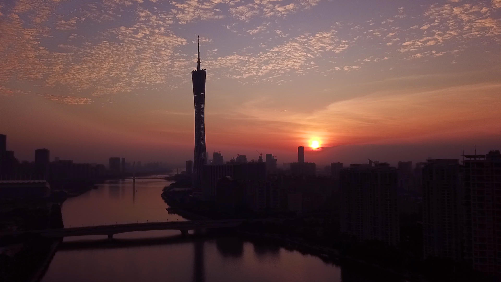 广州塔日出清晨CBD城市空境高清航拍视频视频的预览图