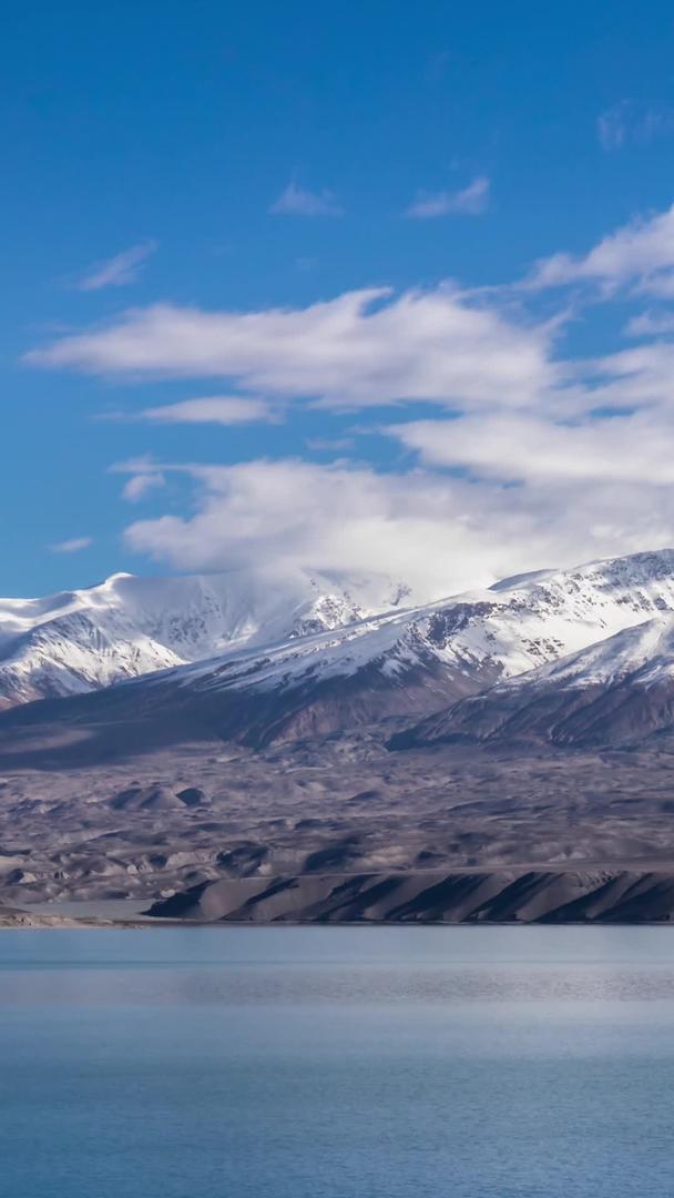 新疆帕米尔高原旅游景区白沙湖及昆仑山延时视频视频的预览图