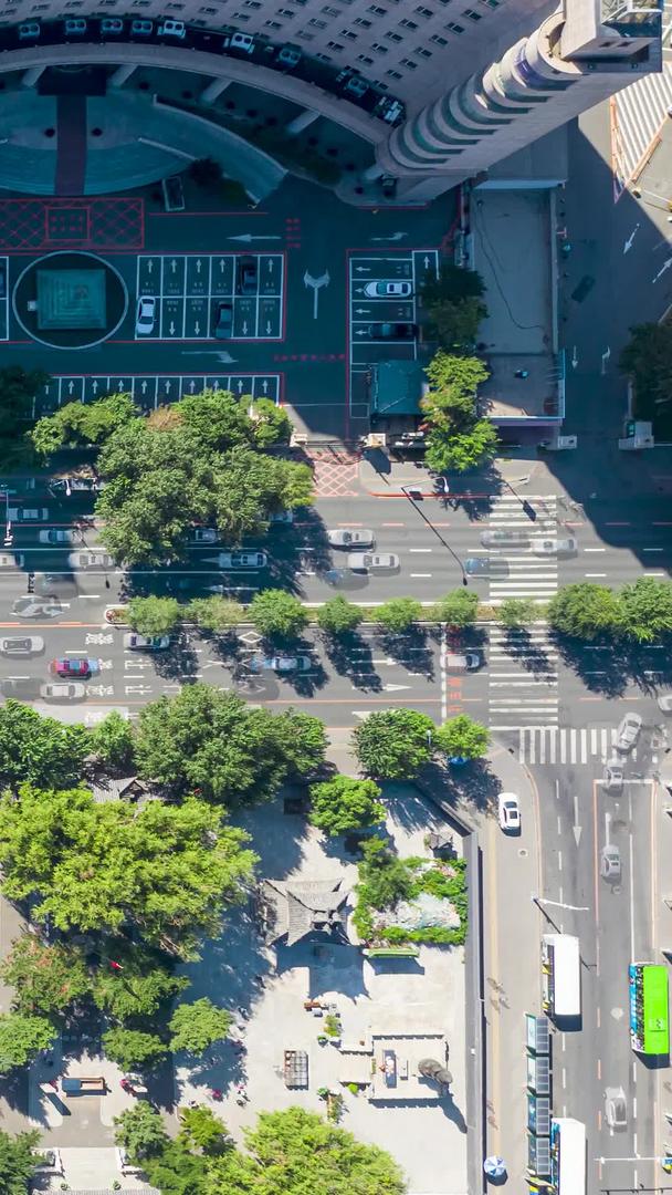 长春市中心十字路口延时航拍来来往往视频的预览图