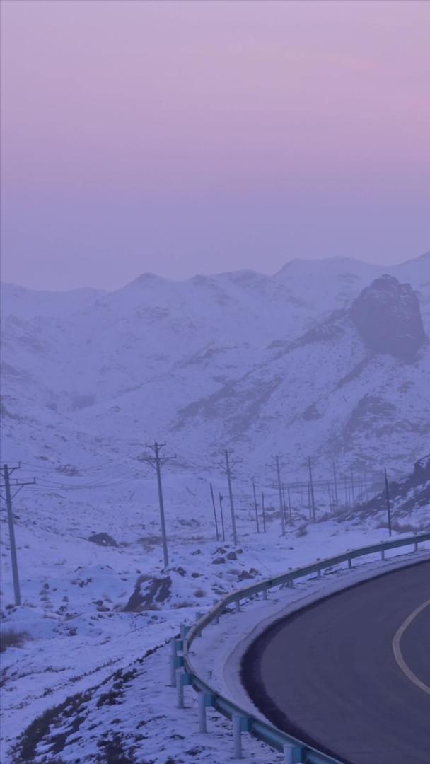 推迟新疆雪山公路视频的预览图