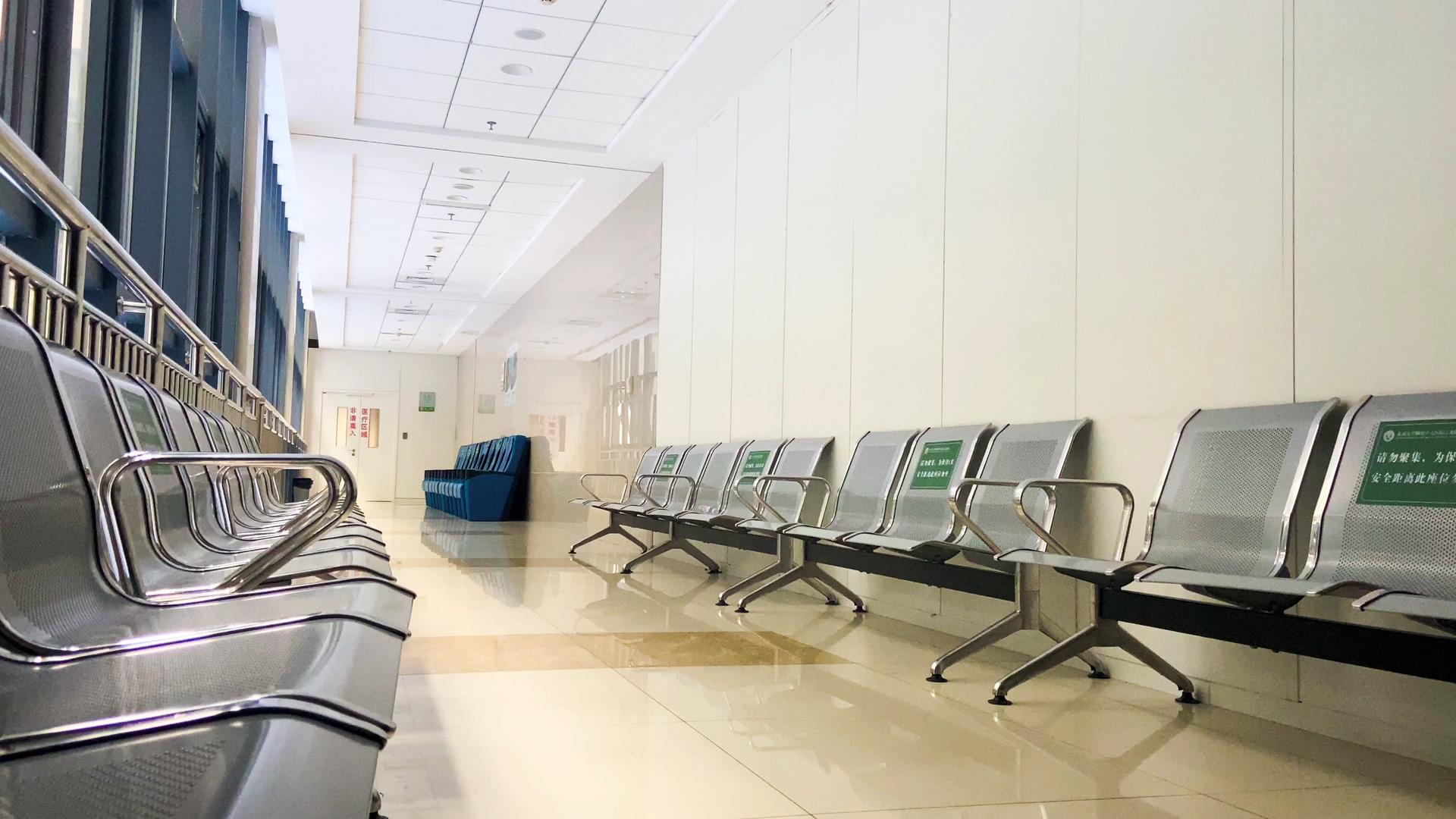 4K实拍医院候诊空座椅视频的预览图