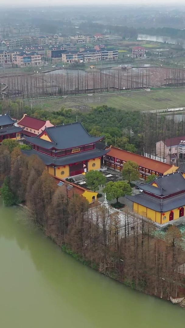 京杭大运河沿岸慧日禅寺航拍视频的预览图