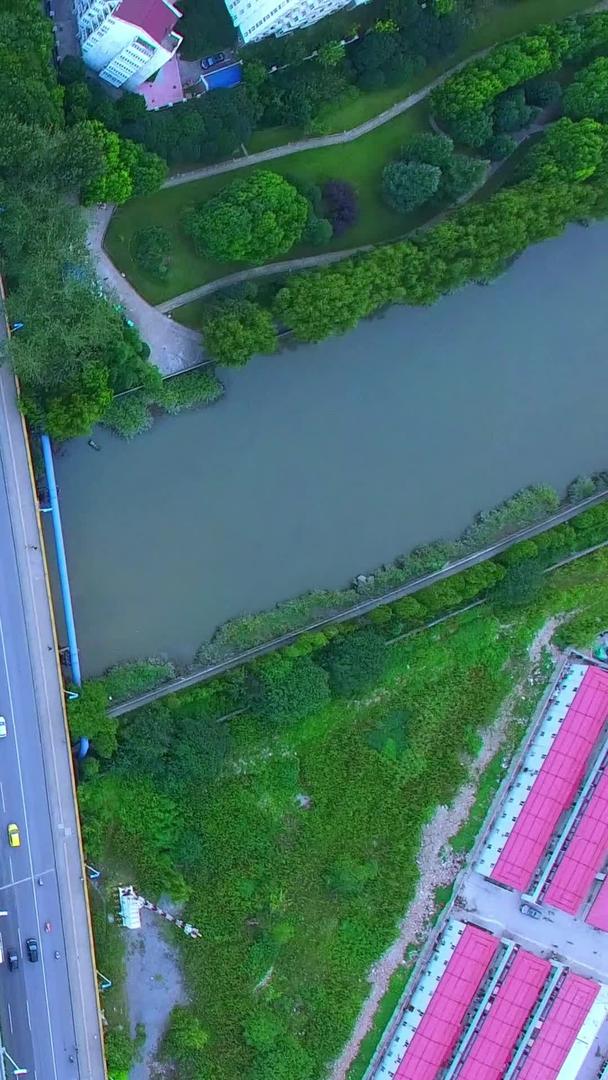 垂直航拍在上海城市视频的预览图