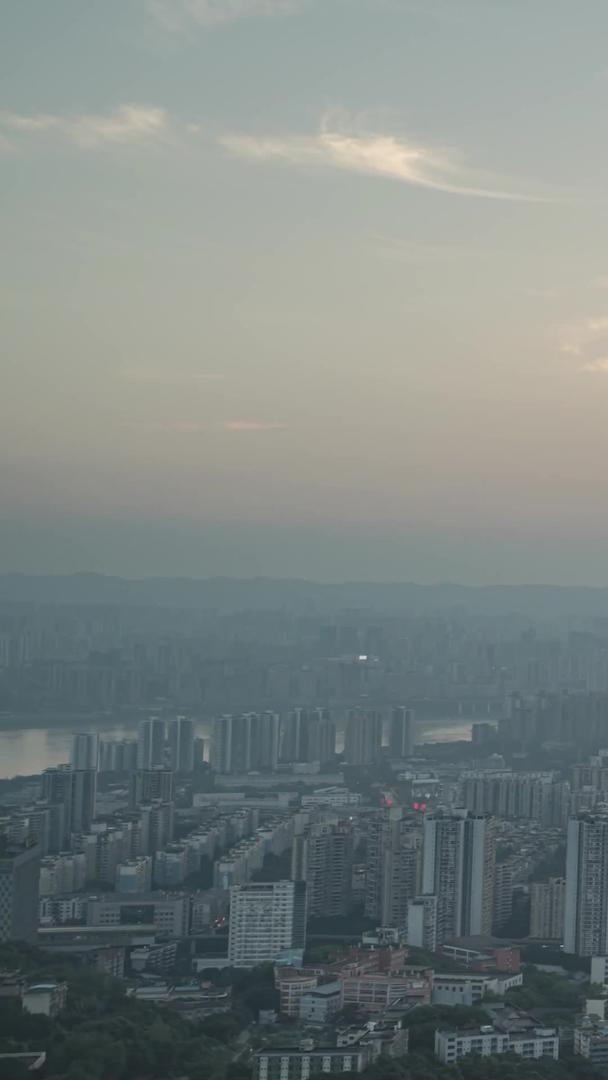 日转夜的重庆城市视频的预览图