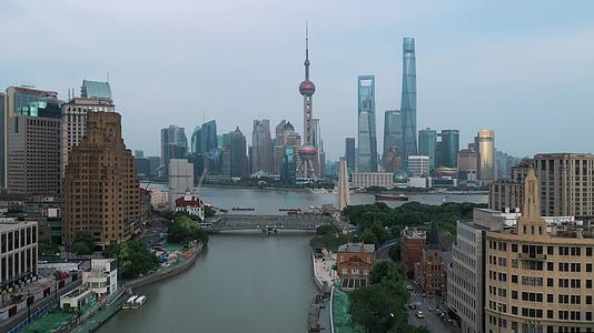 上海外白渡桥陆家嘴航拍视频的预览图