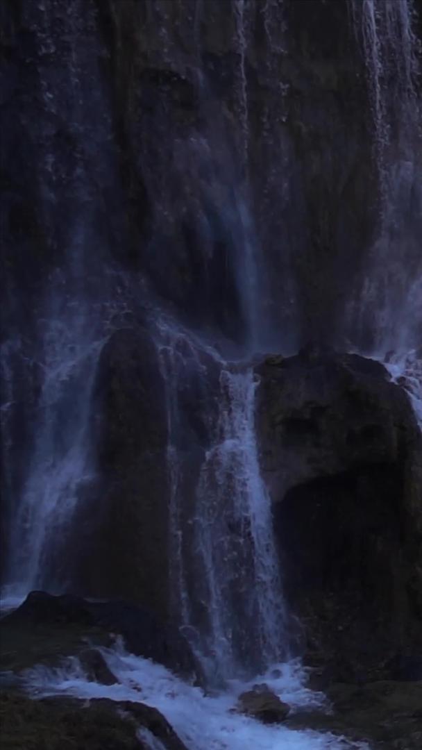 九寨沟瀑布升级拍摄慢镜头视频的预览图