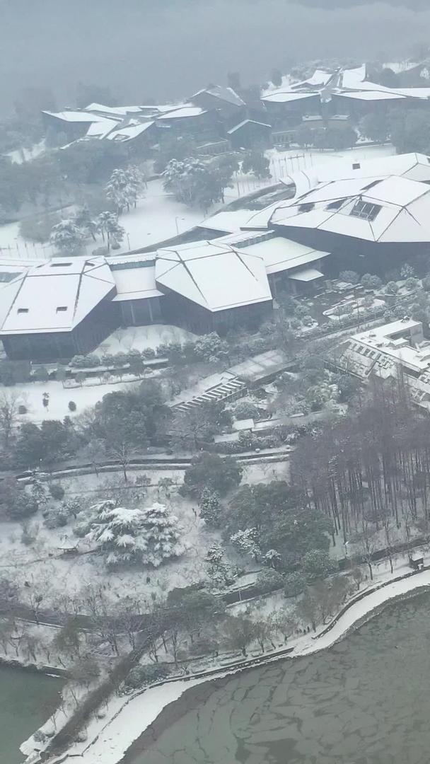 武汉东湖航拍雪景视频视频的预览图