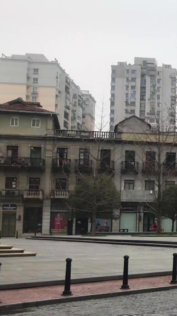 疫情期间武汉老租界区空无人街景道路视频的预览图