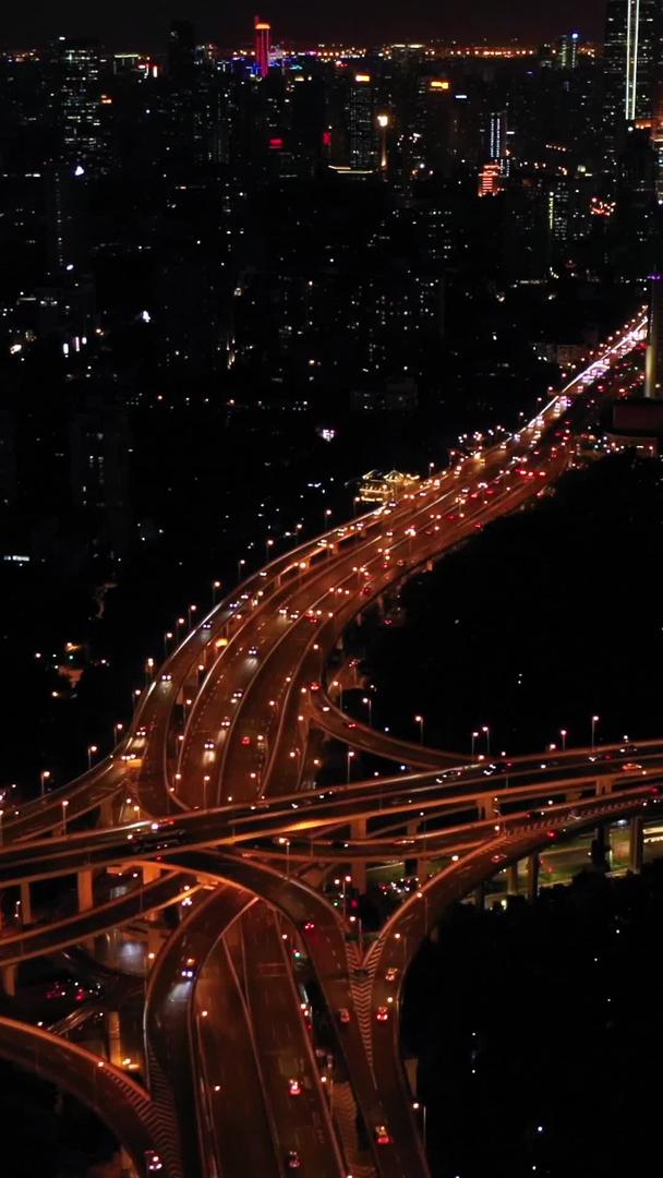 上海夜间航拍交通视频的预览图