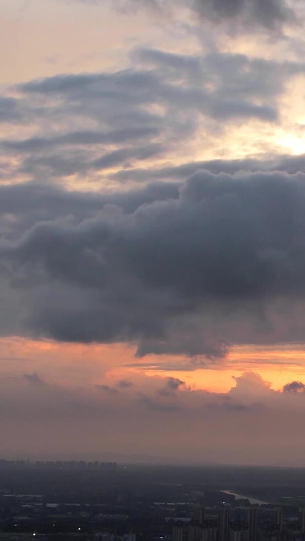 航空摄影自然风光燃烧云晚霞视频的预览图