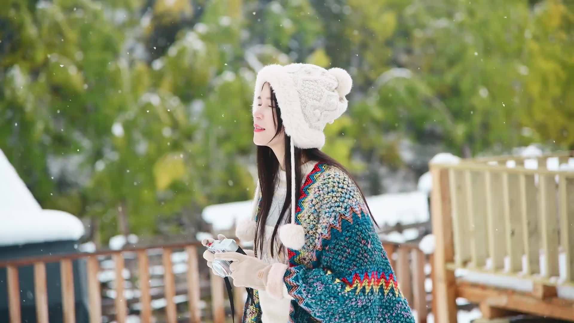 下雪天4K拍摄少女照片视频的预览图