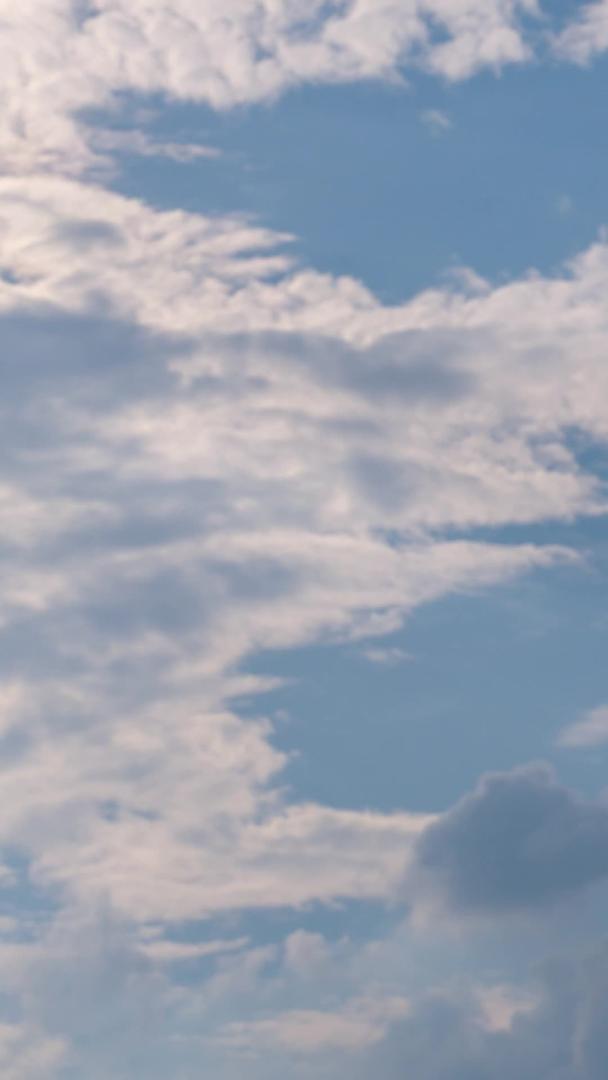 推迟拍摄蓝天白云天空流动的云阳光自然天气素材视频的预览图