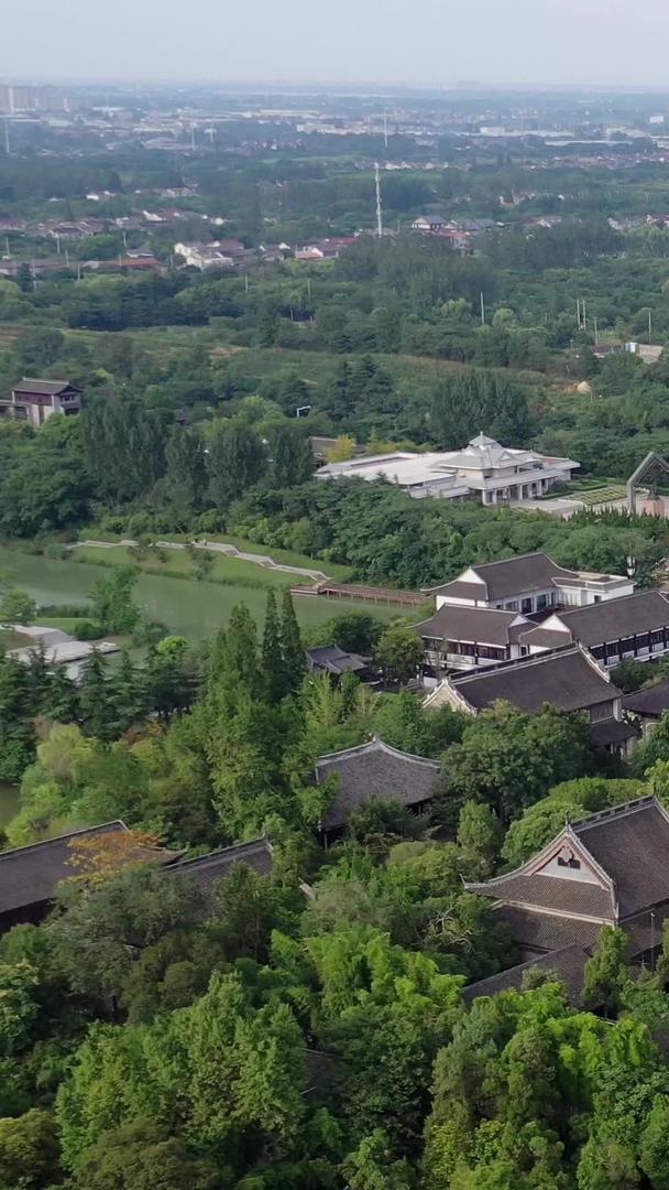 扬州大明寺古建筑航拍视频视频的预览图