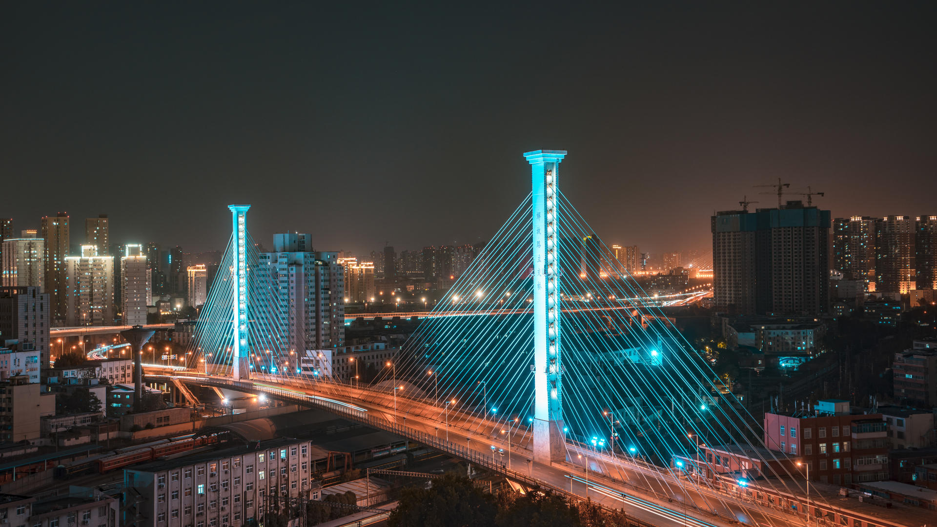 8k延时夜景河南郑州解放碑立交桥素材视频的预览图
