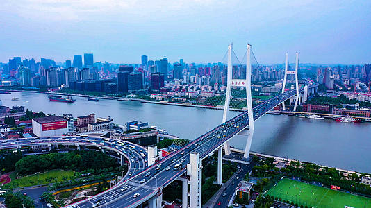 4K航拍上海南浦大桥视频的预览图
