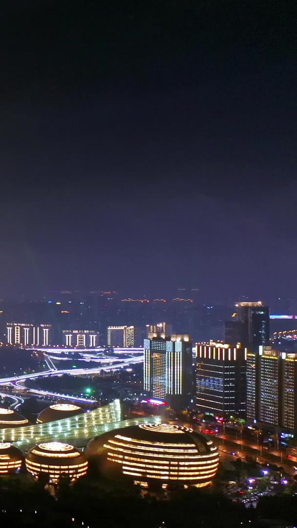 航拍是郑州会展中心视频的预览图