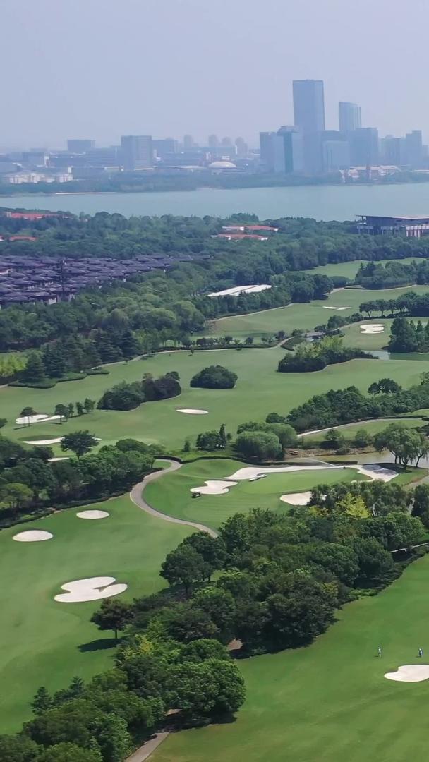 金鸡湖高尔夫球场苏州城市风景视频的预览图