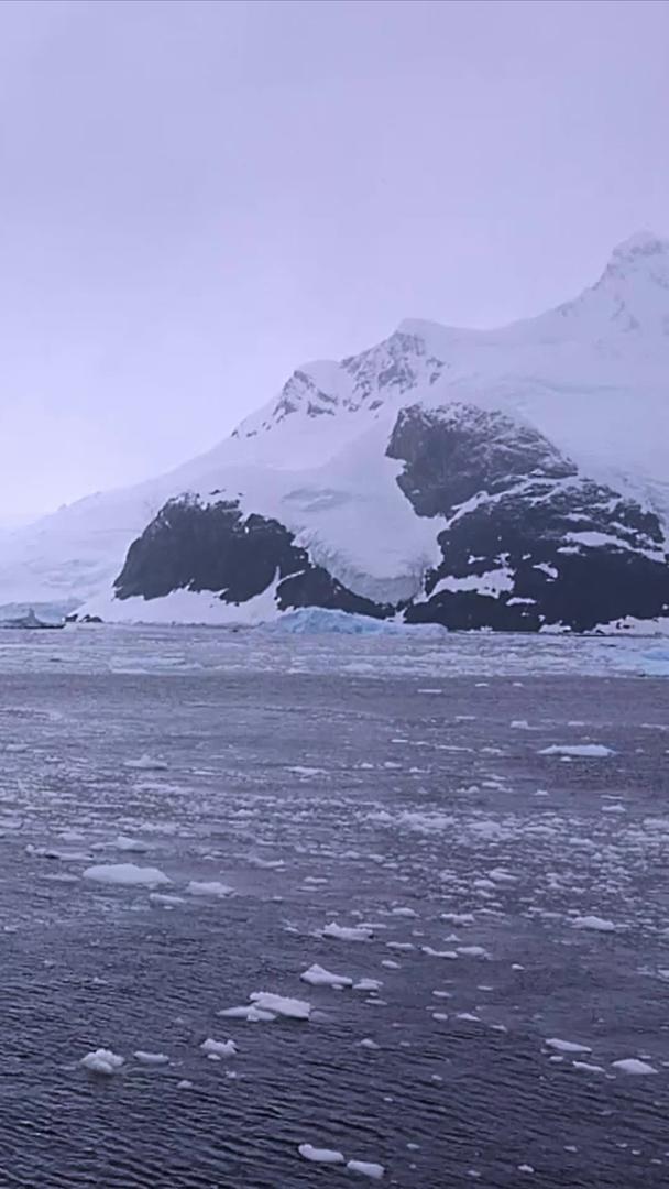 冰雪融化的南极大陆视频的预览图
