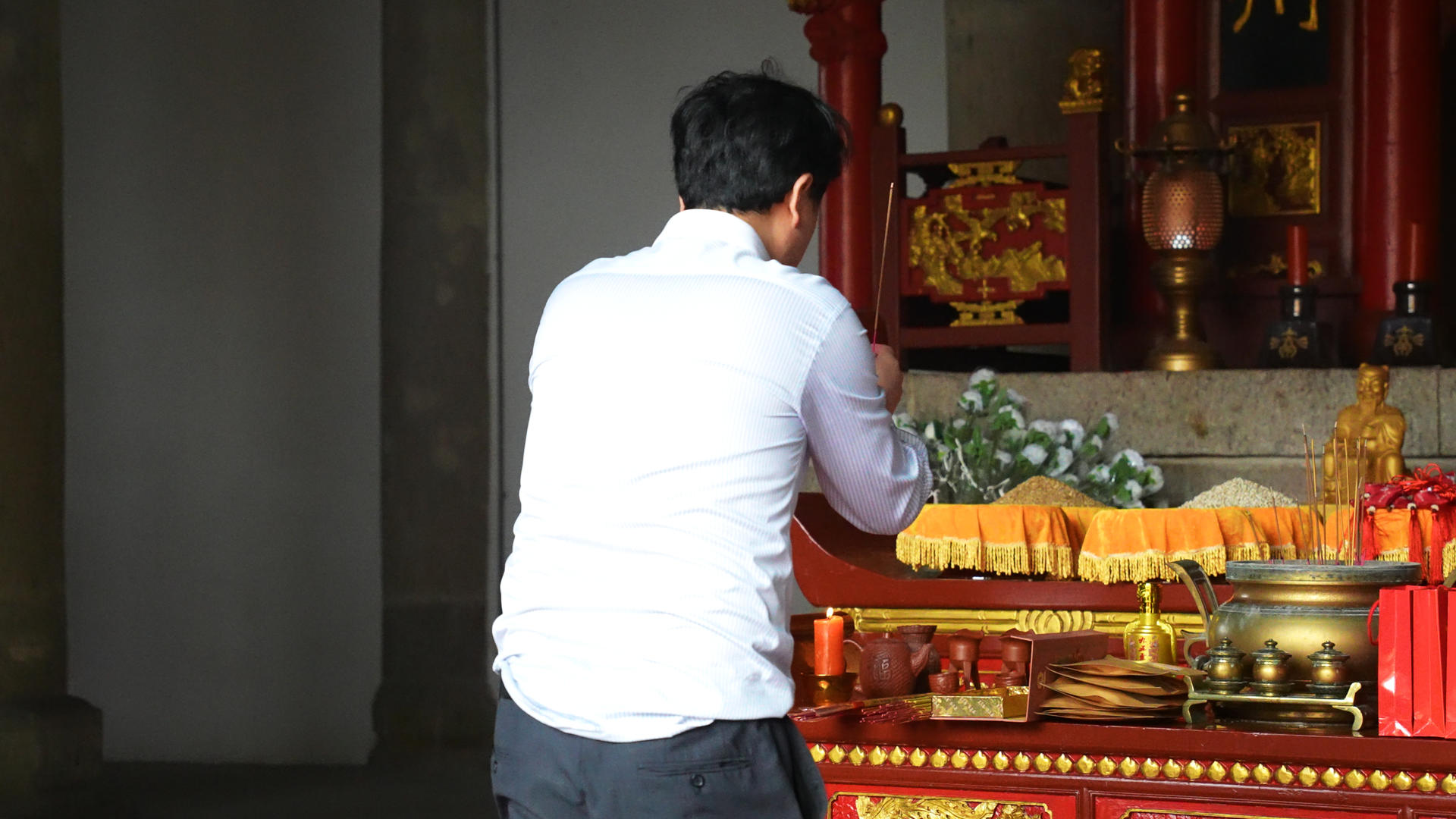 慢镜头升格拍摄4k素材湖南株洲炎帝陵奉祀始祖的游客4k素材视频的预览图