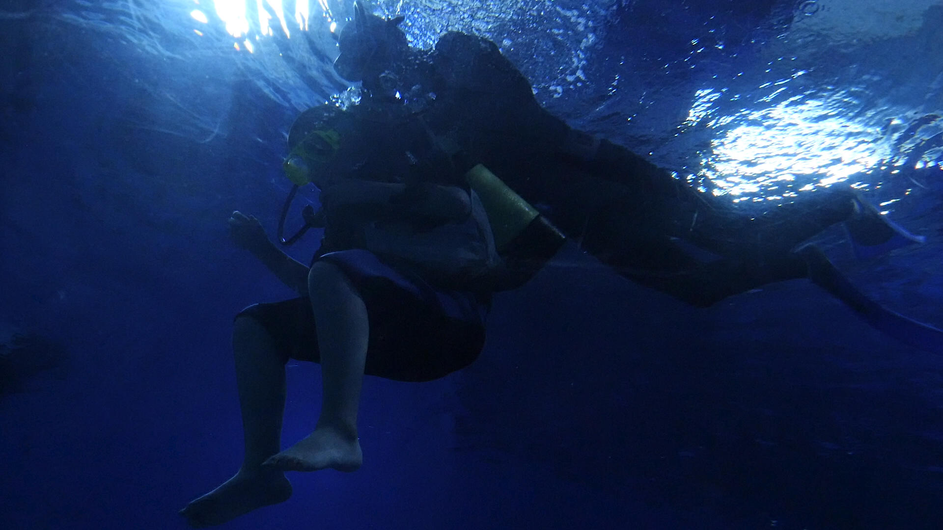 4k高速拍摄海底潜水视频的预览图