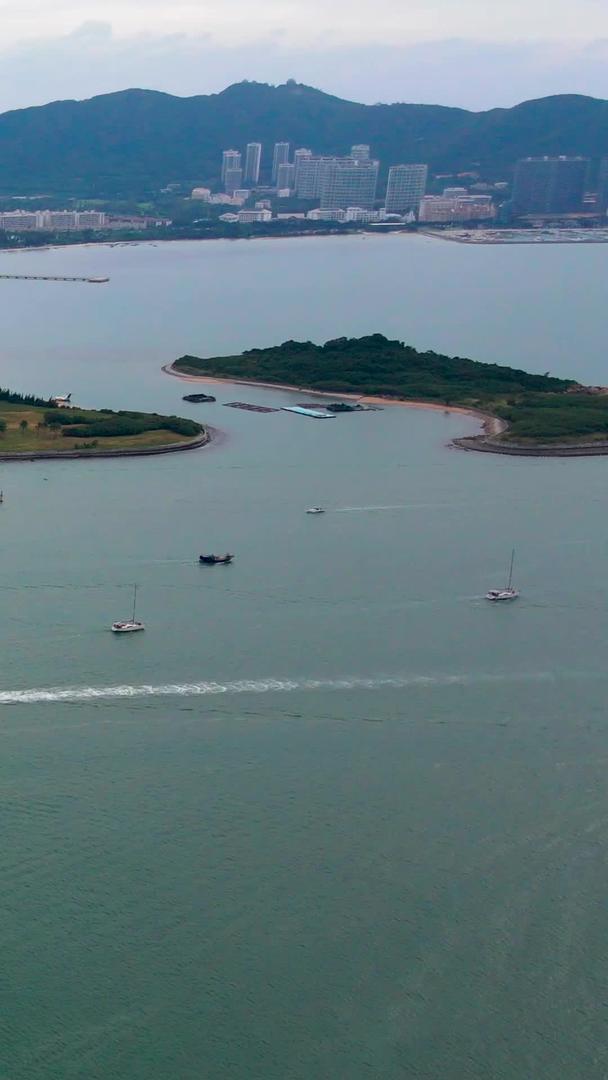 海南三亚港湾度假胜地自然风光视频素材视频的预览图
