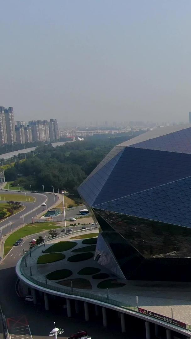 沈阳城市标志性建筑盛京大剧院视频的预览图