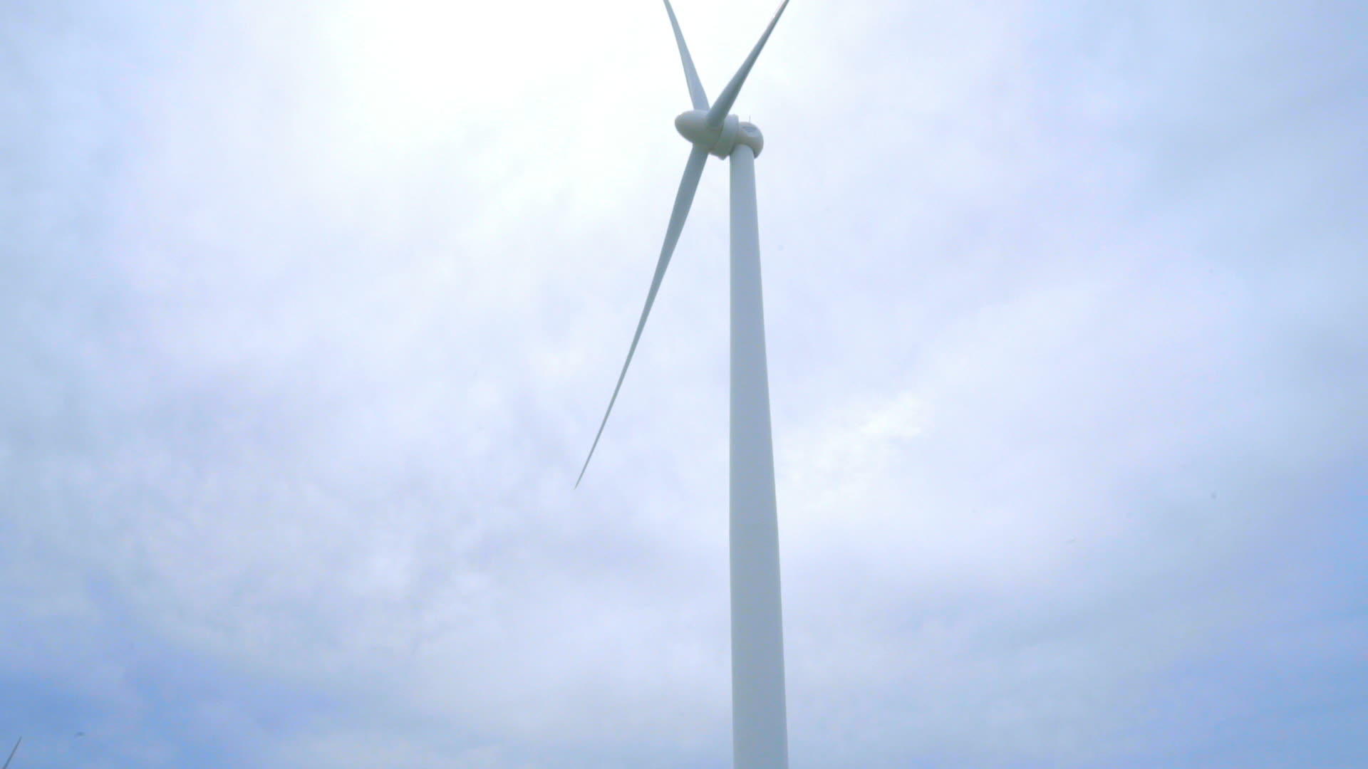 新能源风力发电机视频的预览图