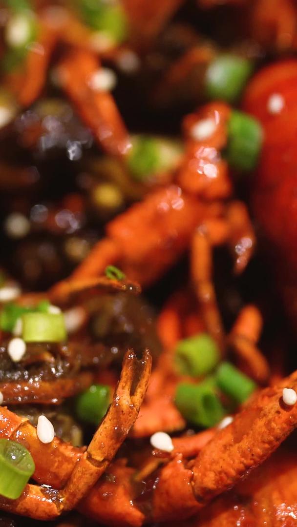 中式菜肴油焖龙虾餐饮美食素材视频的预览图