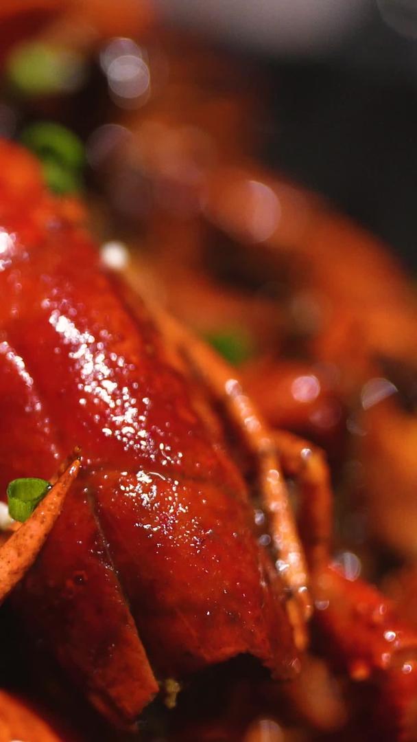 中式菜肴油焖龙虾餐饮美食素材视频的预览图