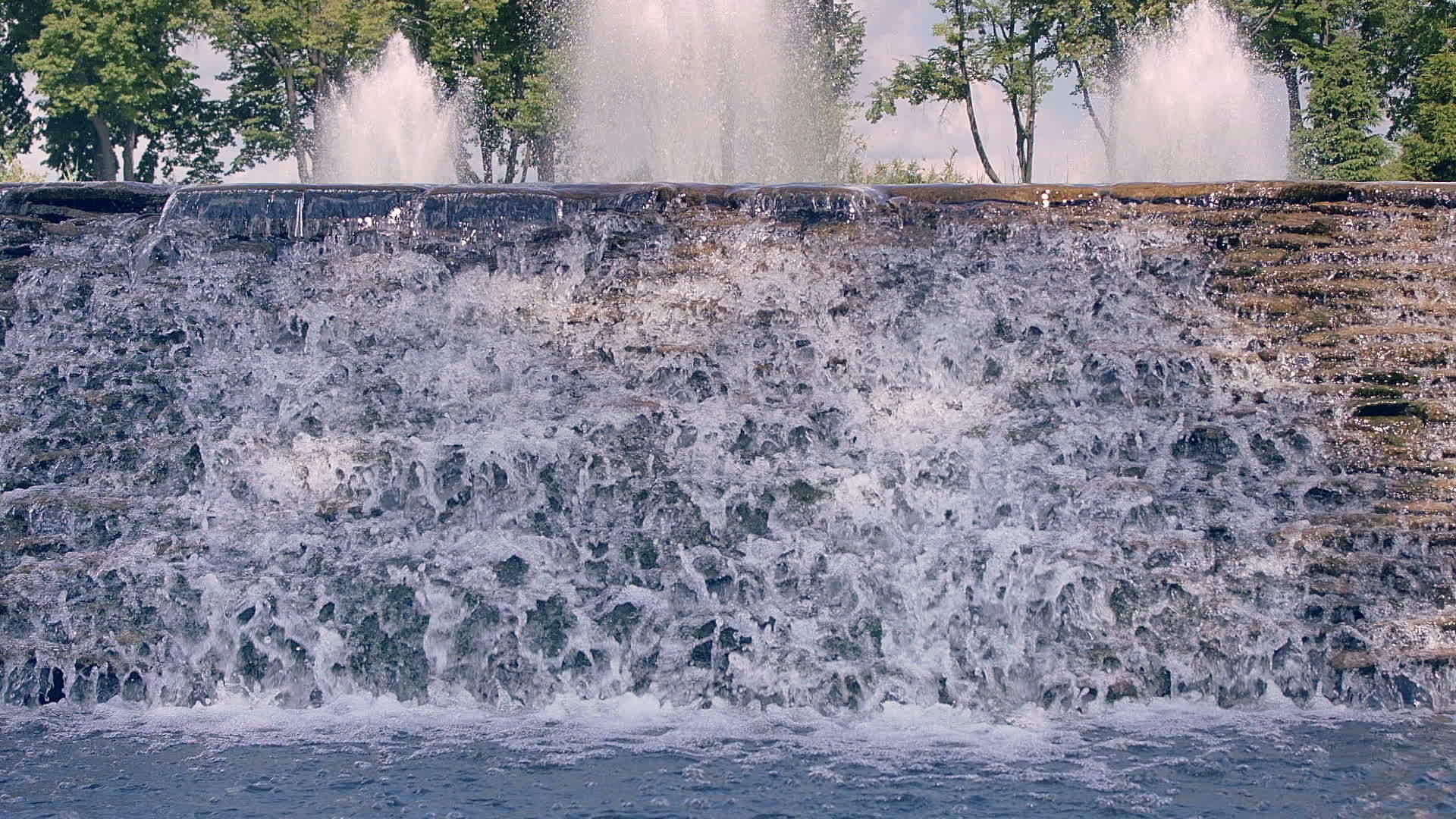 公园小瀑布视频的预览图