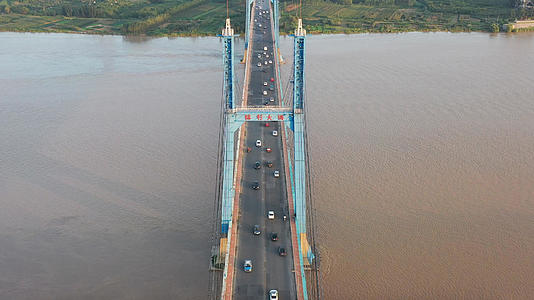 黄河上的大桥航拍4K视频视频的预览图