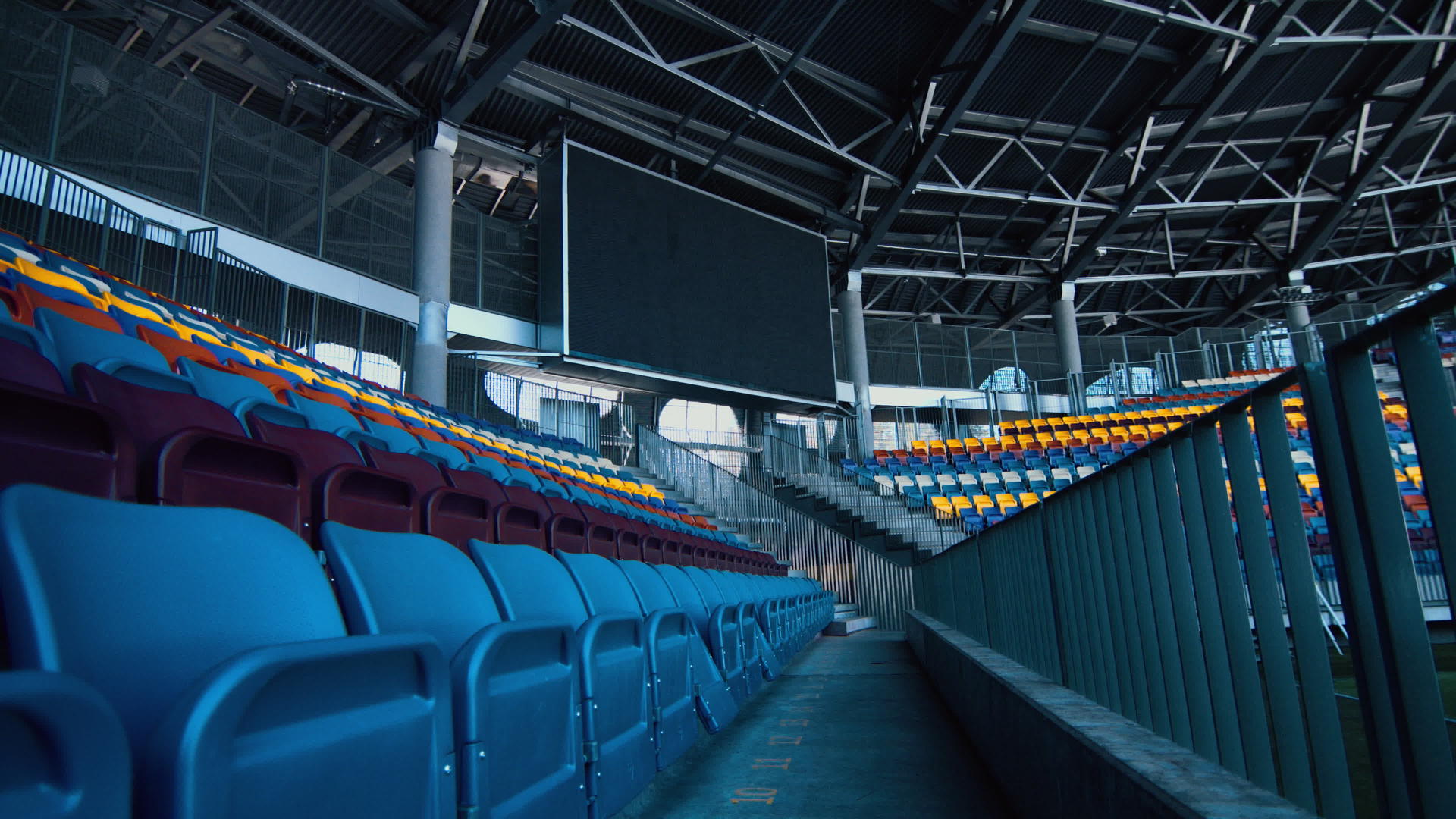 足球场内部设施视频的预览图