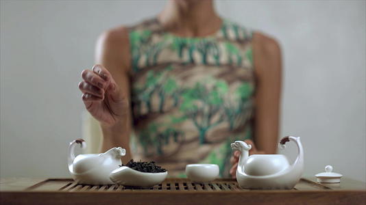 茶艺与茶道展示视频的预览图
