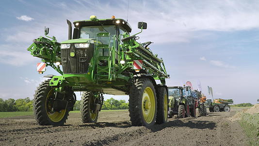 大型农业机械视频的预览图