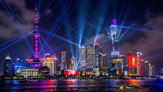 国庆上海外滩东方明珠灯光秀视频的预览图