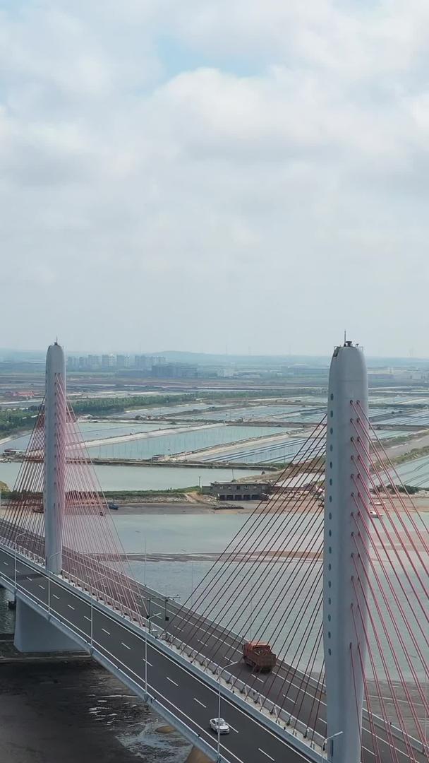 山东威海香水河大桥航拍视频视频的预览图