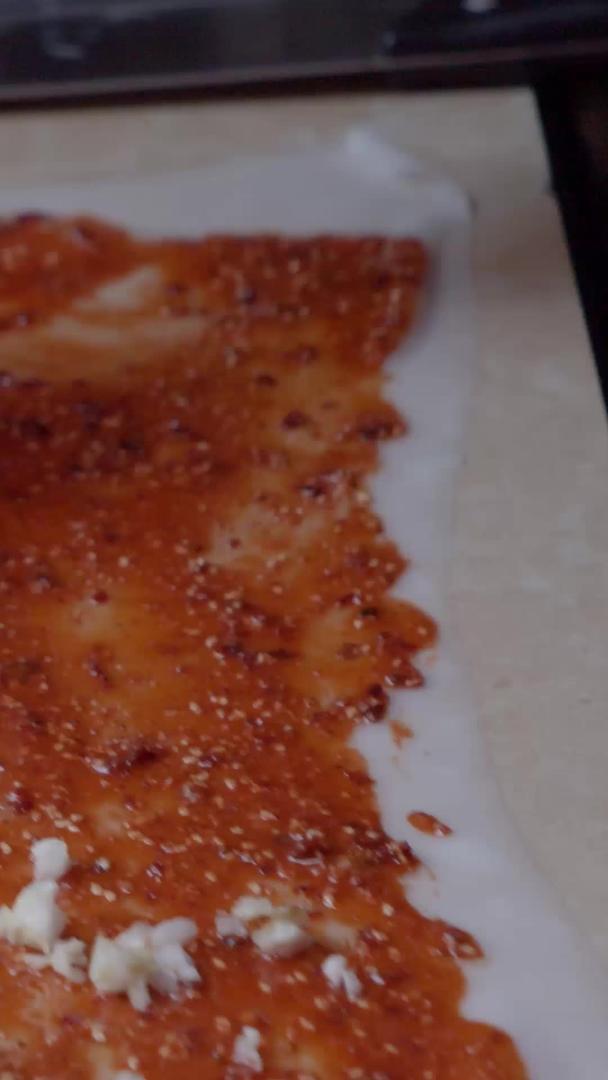 云南大理特色美食漾卷粉制作工艺拍摄视频的预览图