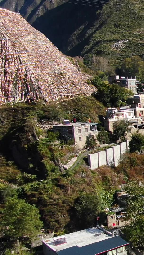 四川川西旅游景点甘堡藏寨视频的预览图