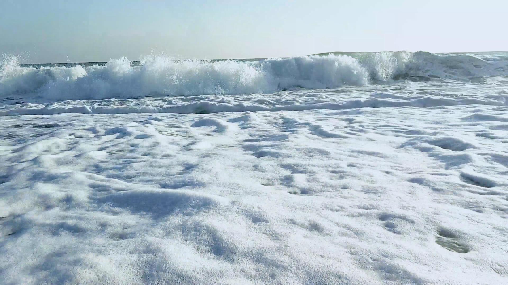 海边海浪特写4K视频视频的预览图