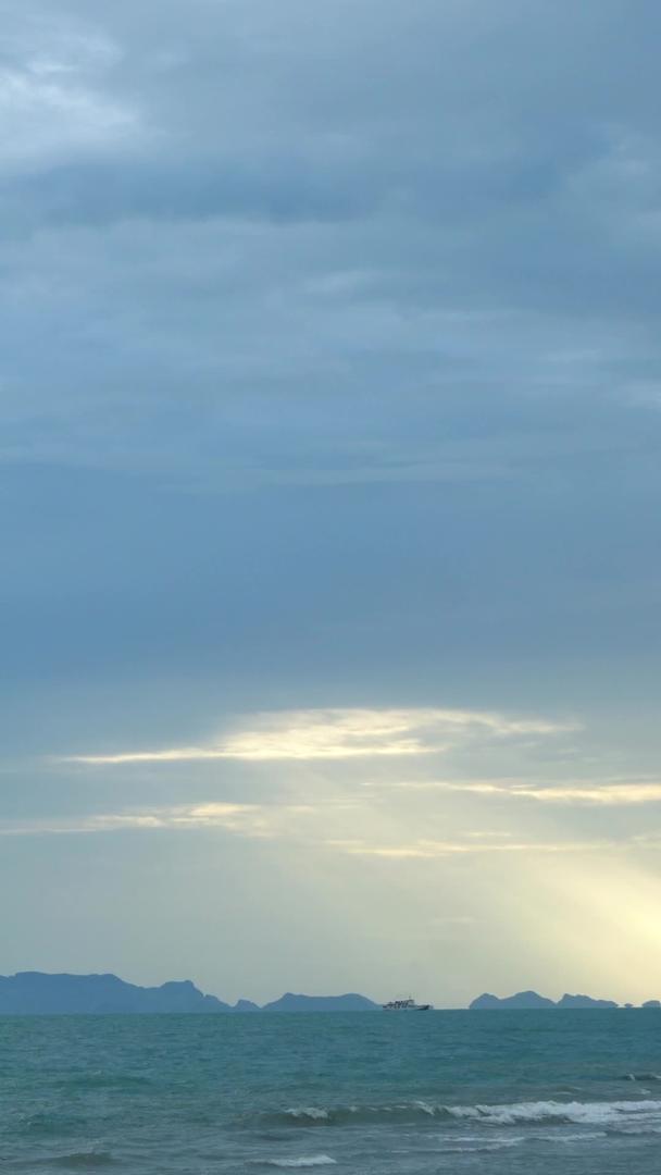 海滨大海丁达尔效应阳光延时集合视频的预览图