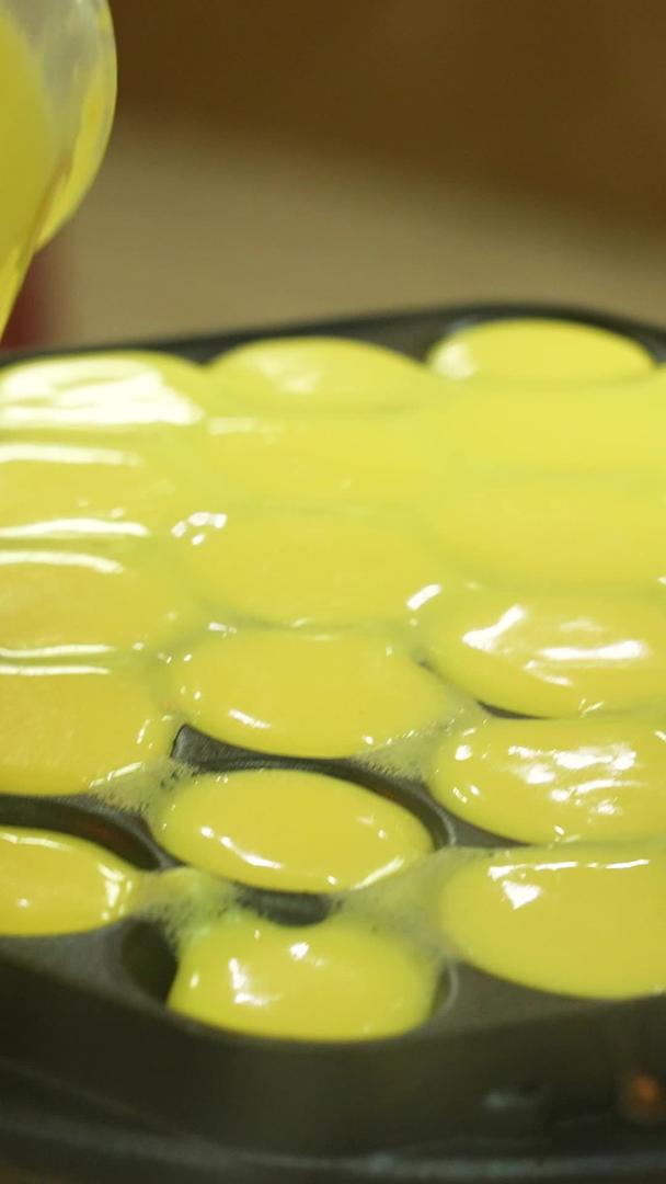 港式街头美食传统特色小吃鸡蛋制作工艺素材视频的预览图