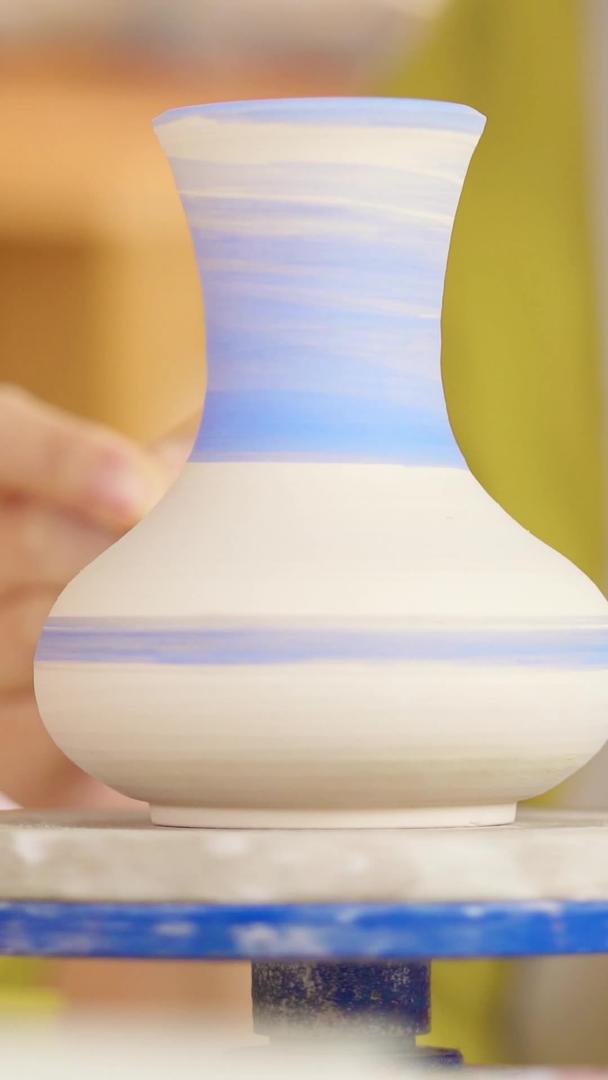 陶瓷陶瓷漆漆上色特写特写视频的预览图
