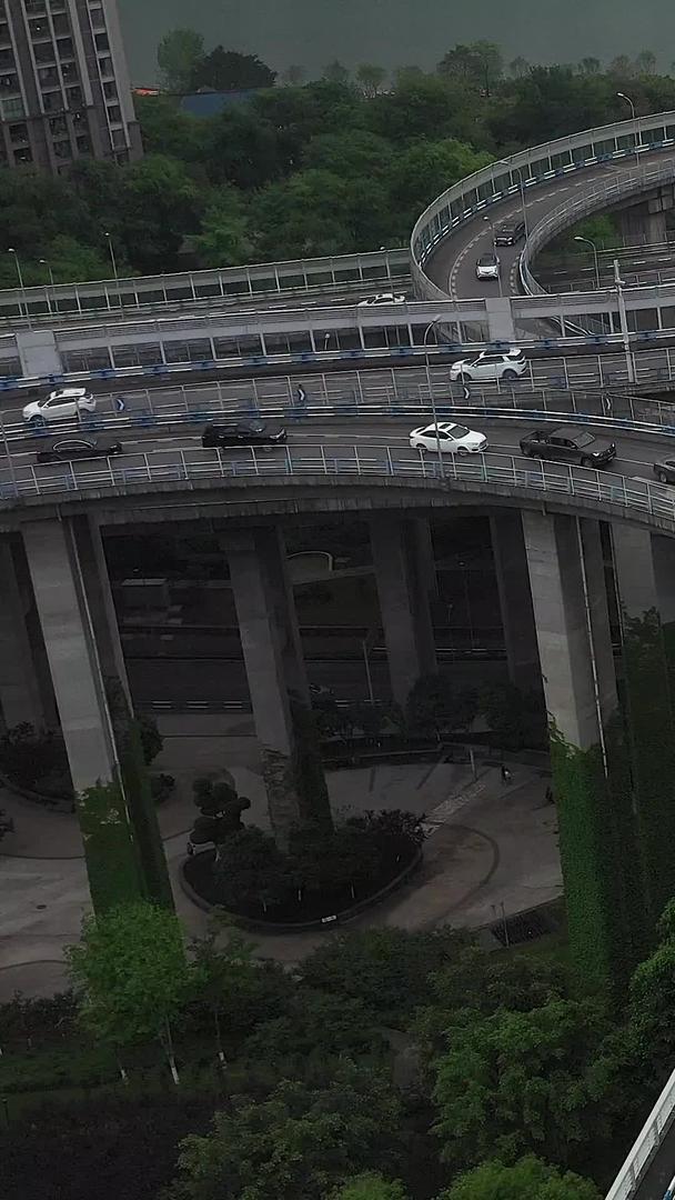 重庆网红地标鹅公岩大桥航拍视频的预览图