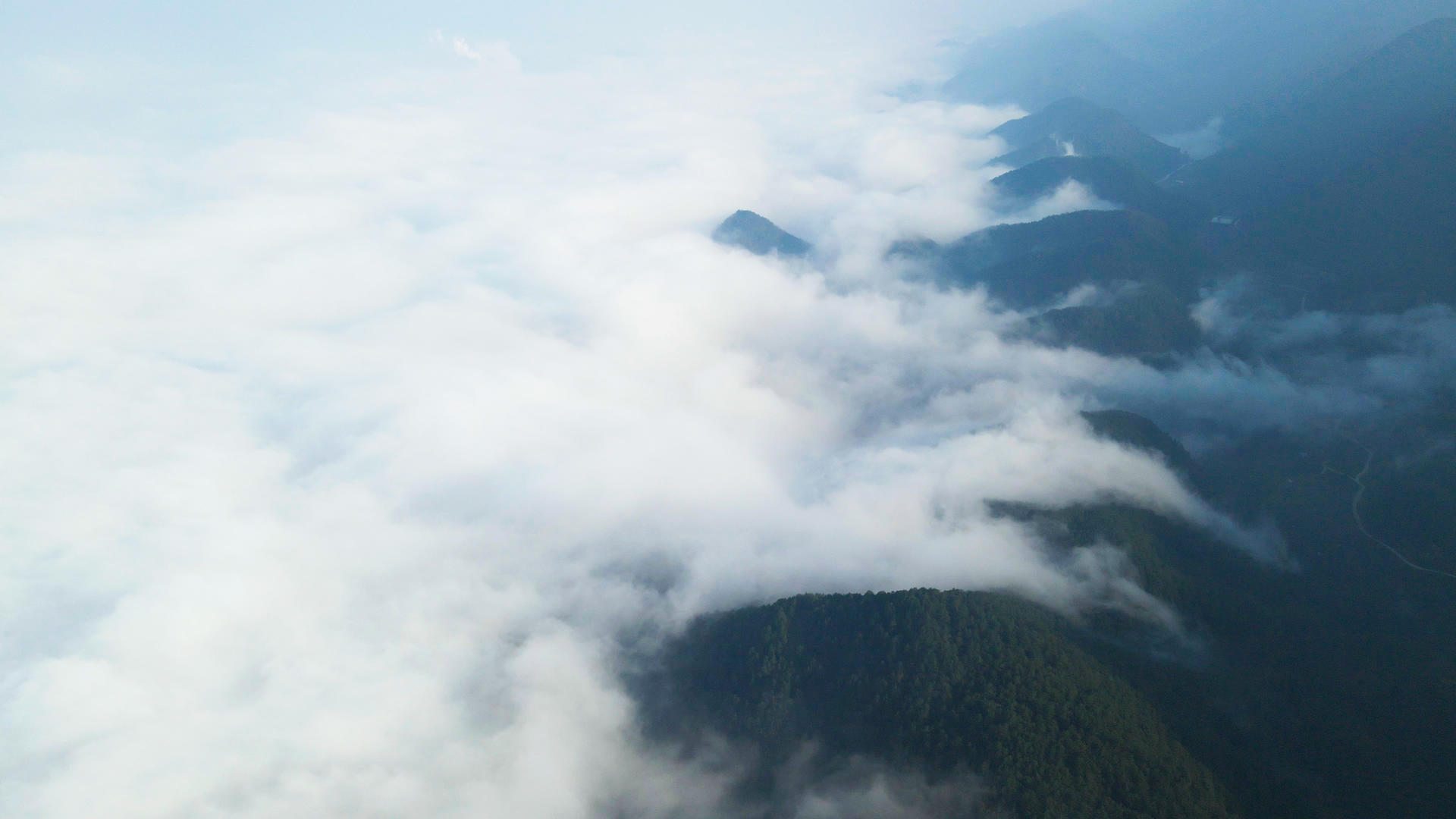 4K航拍群山云海自然生态仙境视频的预览图