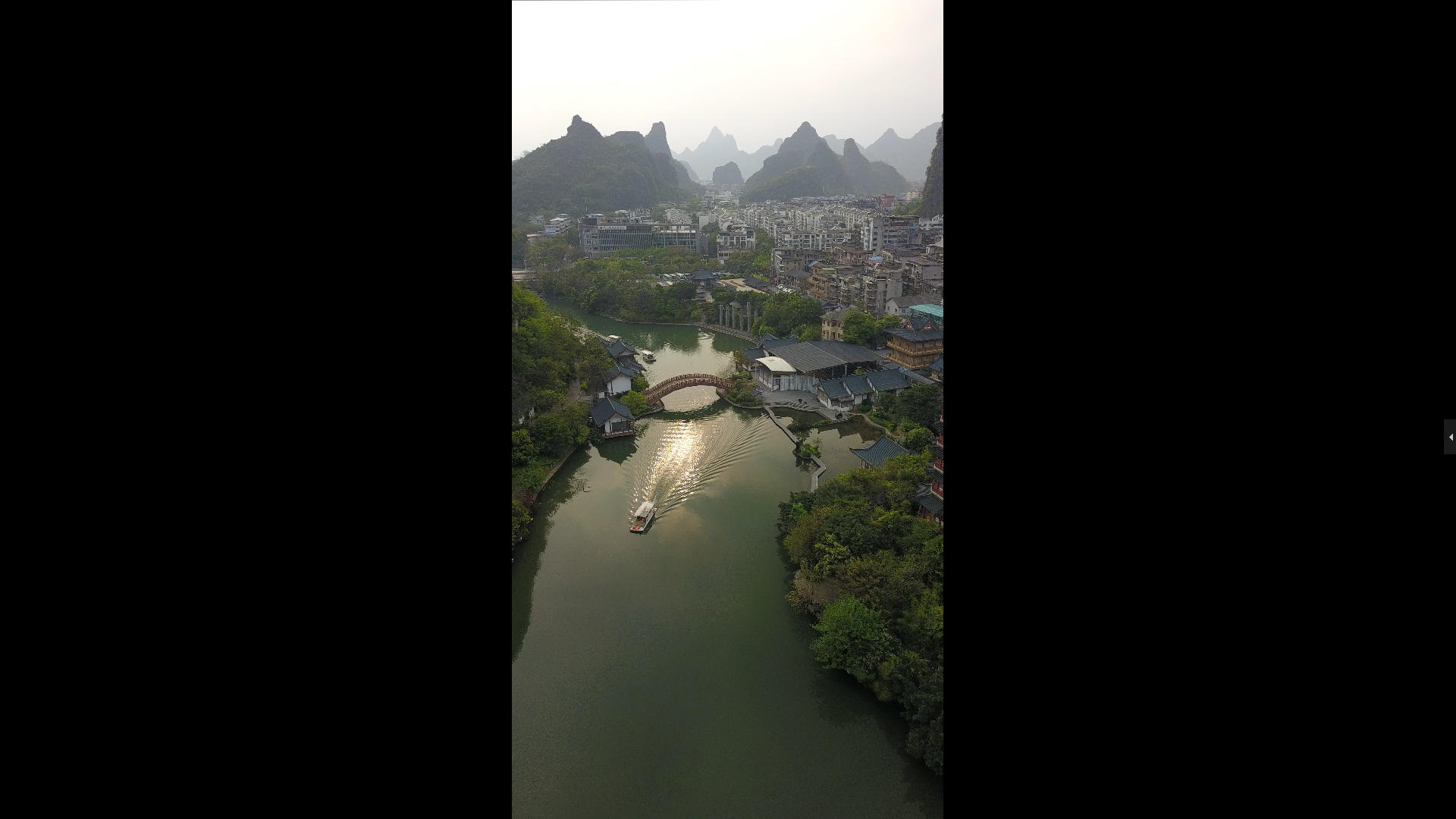竖拍竖屏桂林风景桂林旅游航拍木龙湖公园视频的预览图