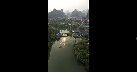 竖拍竖屏桂林风景桂林旅游航拍木龙湖公园视频的预览图