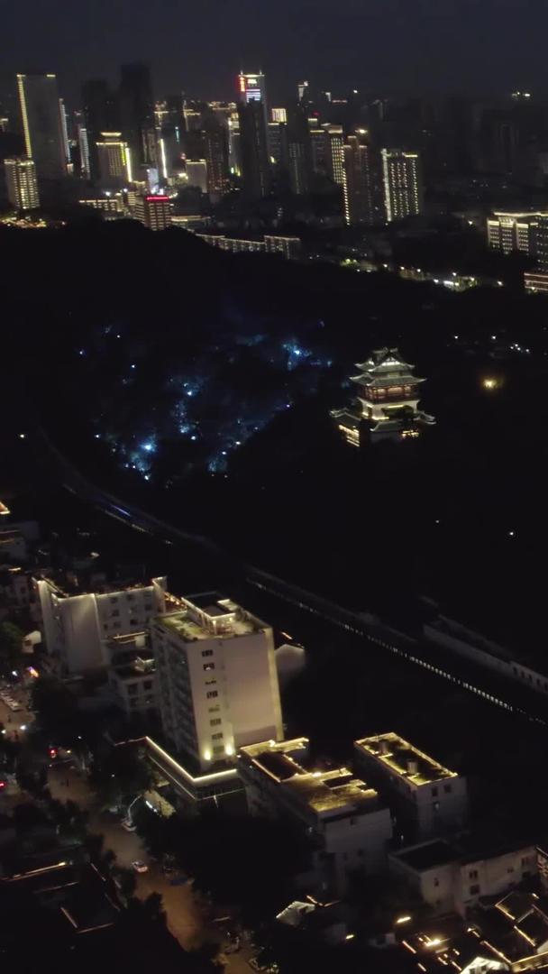 黄鹤楼环绕航拍城市夜晚城市灯火通明视频的预览图